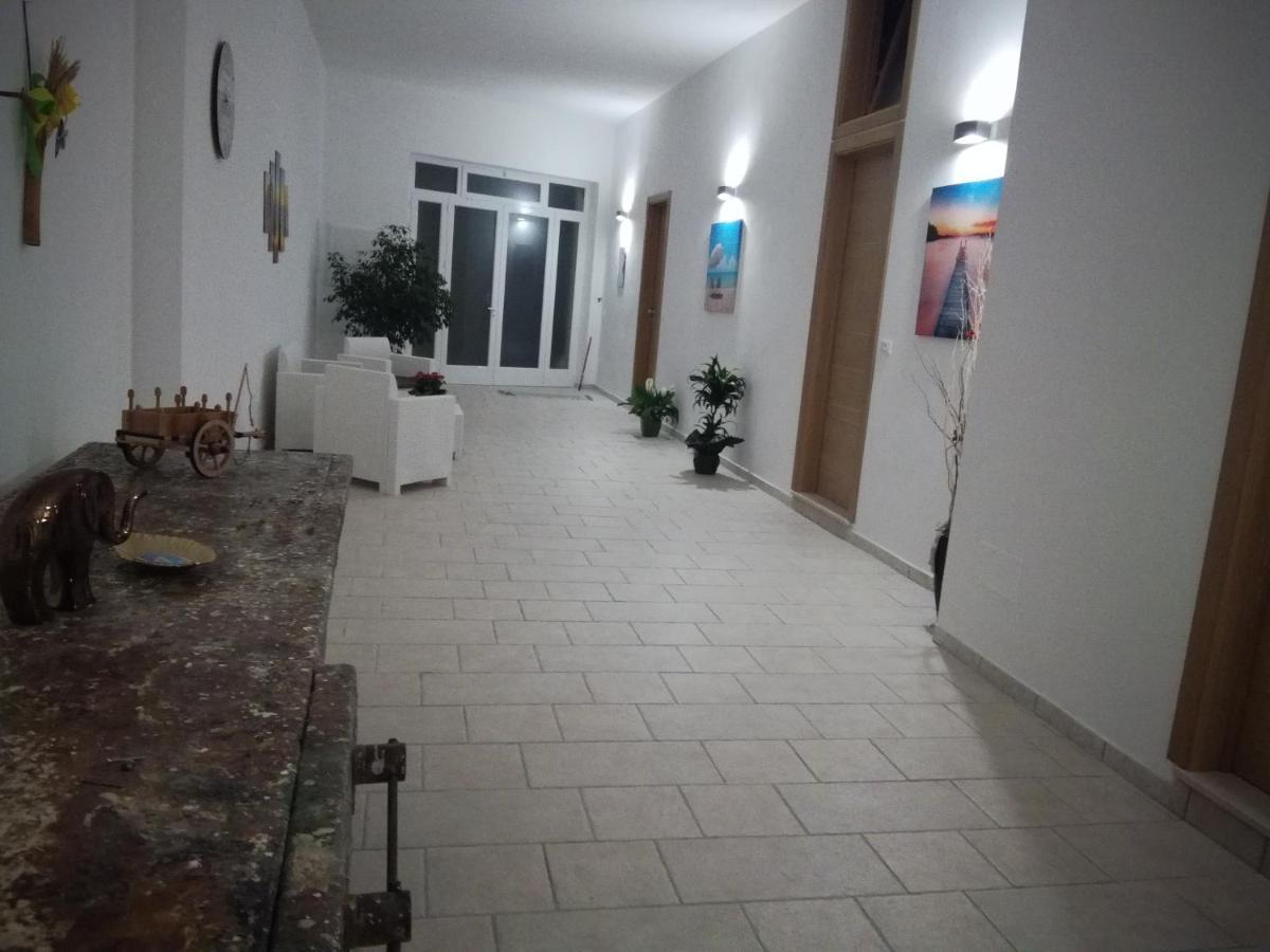 Carpentry Bed and Breakfast Uggiano La Chiesa Buitenkant foto